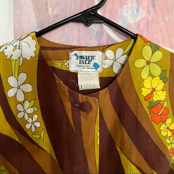 Pacific Isle brand Hawaiian cotton button up vest - Picture 7 of 7